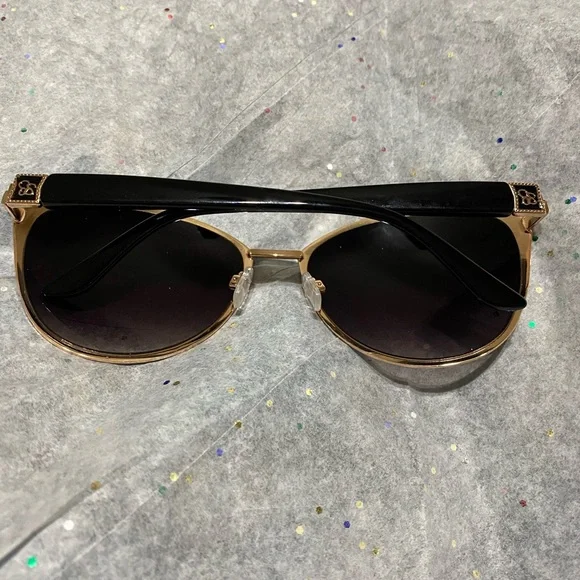 New sunglasses - Picture 2 of 6